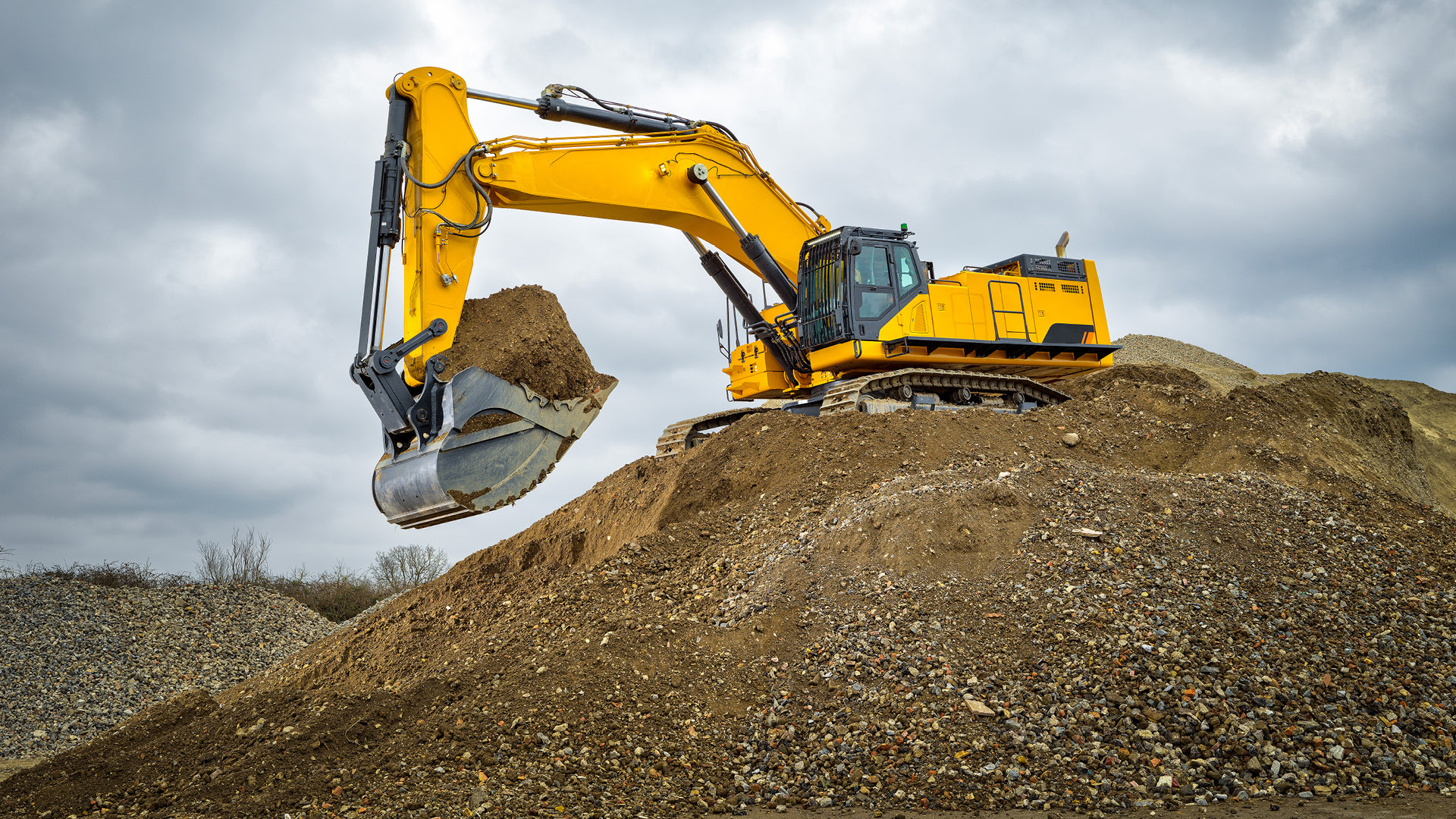 Can Mini Excavators Handle Delicate Deconstruction Tasks?